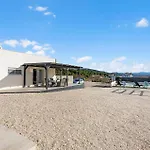 3 Bedroom Amazing In Semesterbostad *