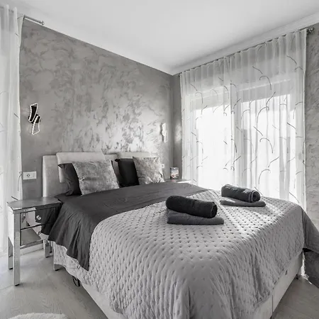 بيت للعطل 3 Bedroom Amazing In *