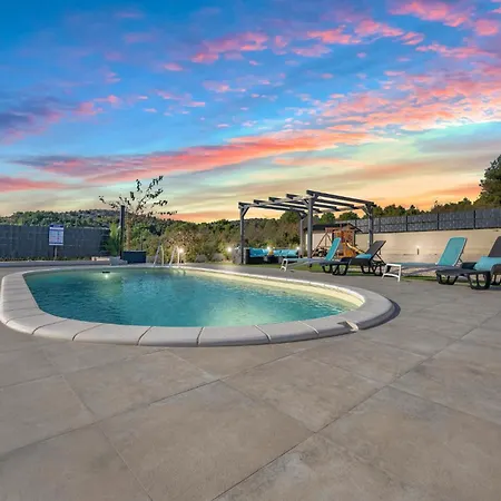 3 Bedroom Amazing In *