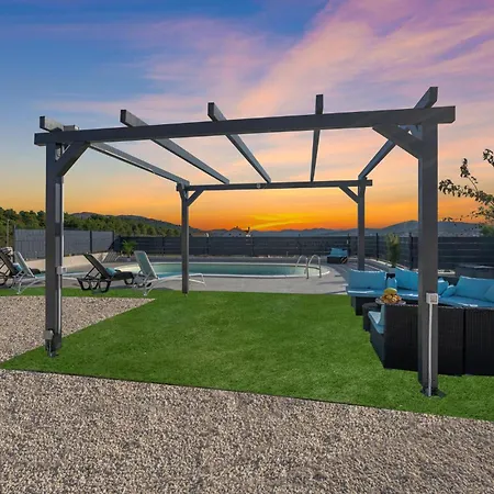 3 Bedroom Amazing In بيت للعطل