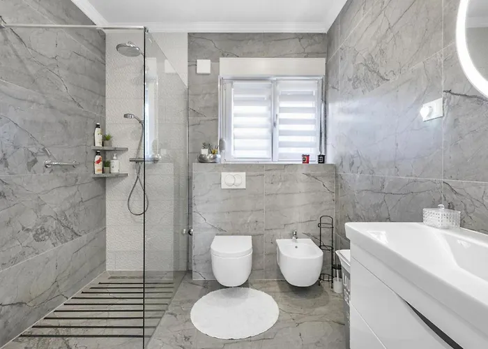 בית נופש 3 Bedroom Amazing In