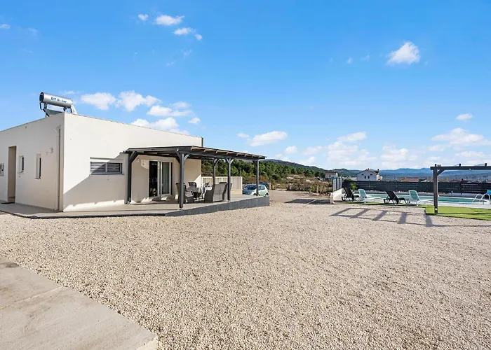 3 Bedroom Amazing In בית נופש *