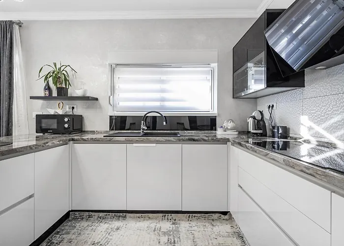 בית נופש 3 Bedroom Amazing In *